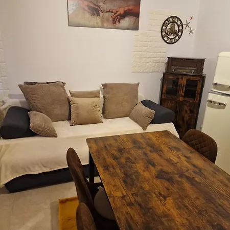 Sandra - Apartment Trogir