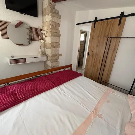 Sandra - Apartment Trogir